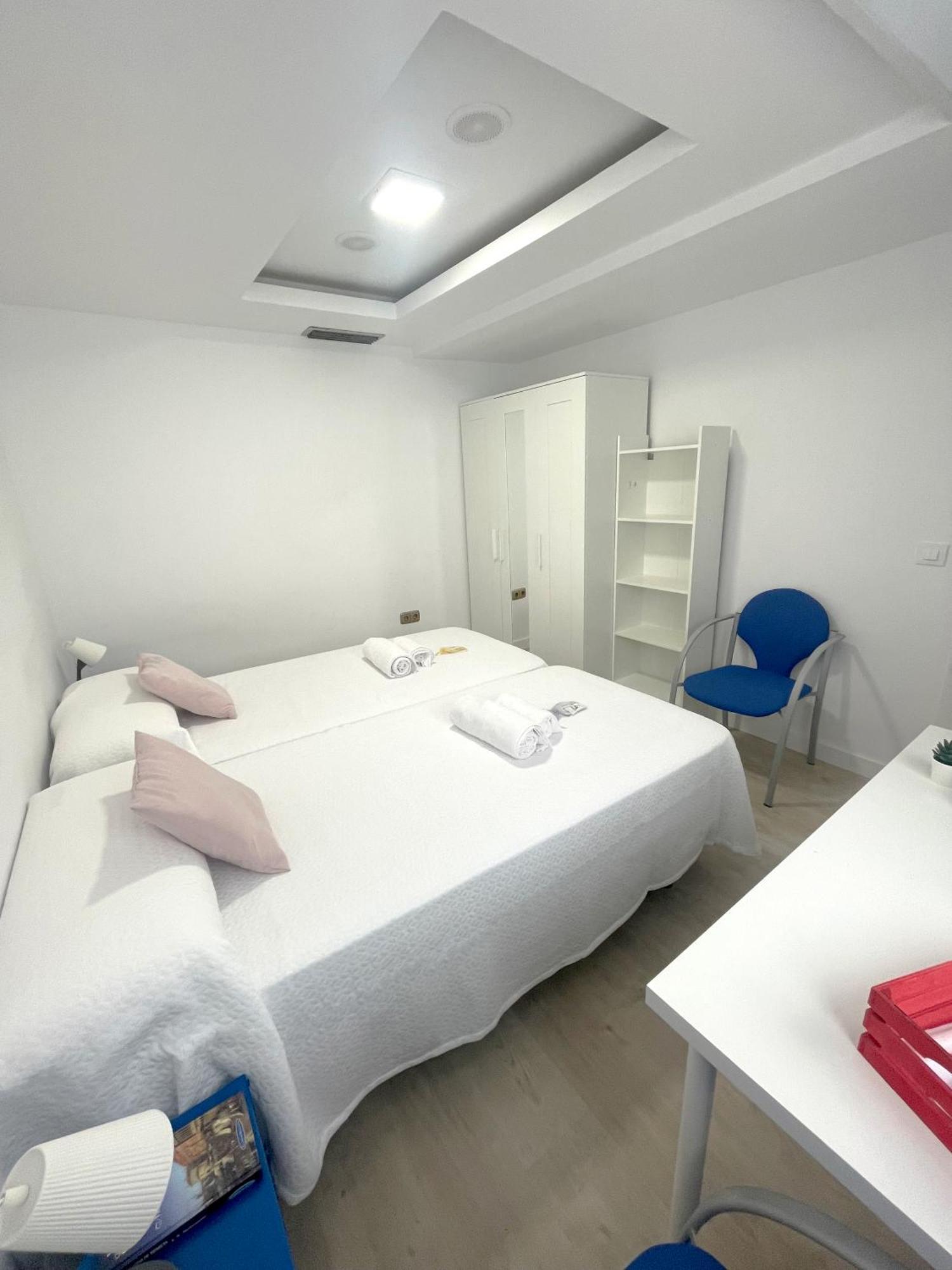 At Paseo Ficus Centenario Apartment Almería